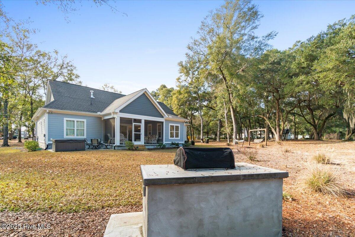 424 Shoreline Drive W