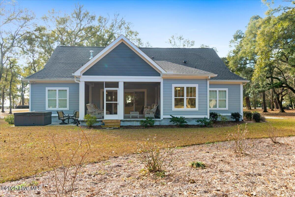 424 Shoreline Drive W