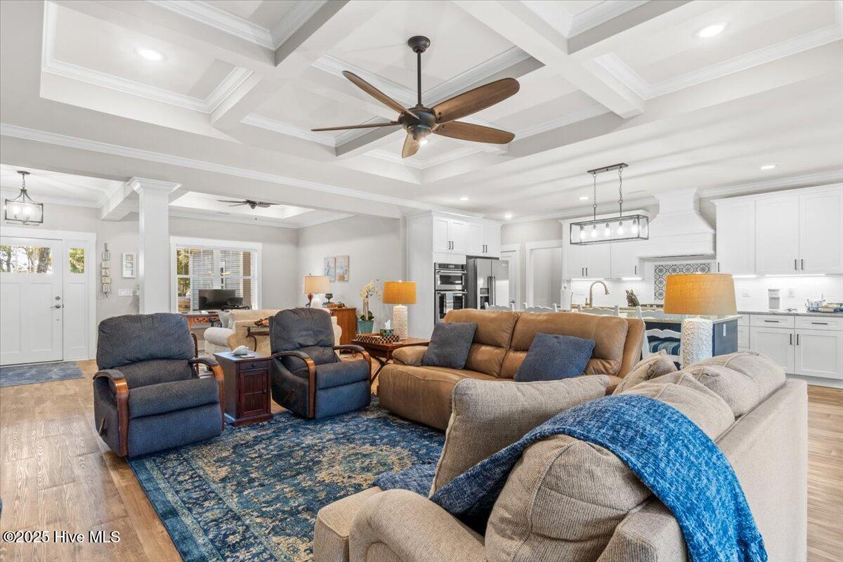 424 Shoreline Drive W