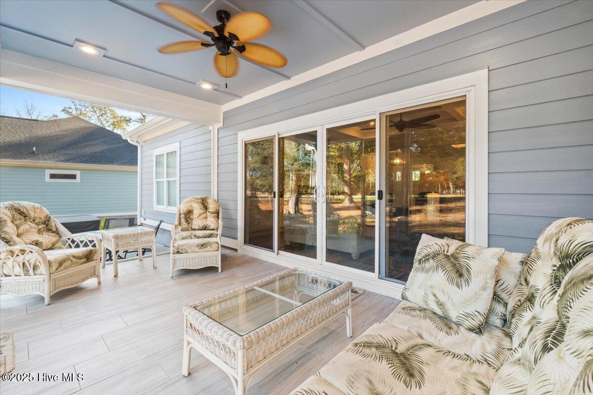 424 Shoreline Drive W