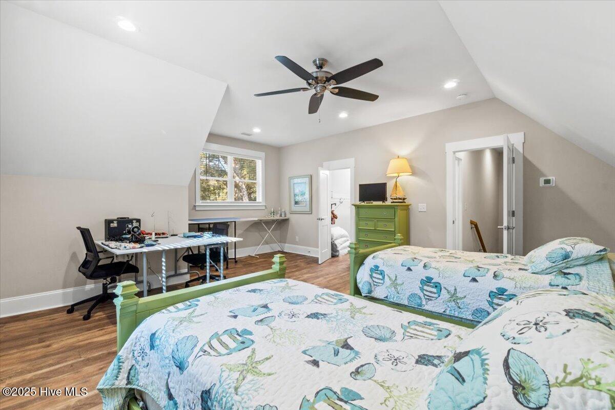 424 Shoreline Drive W