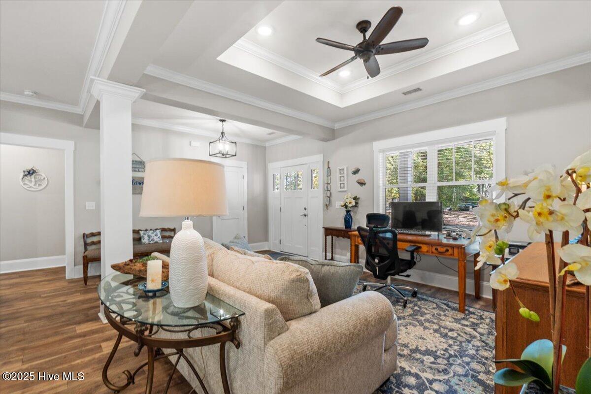 424 Shoreline Drive W