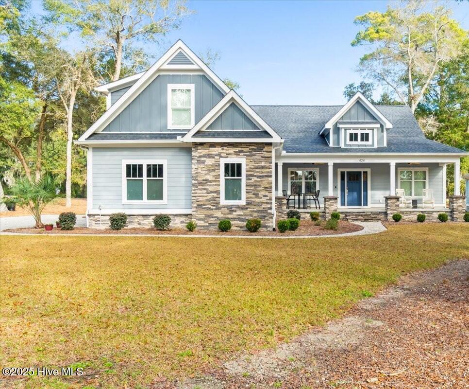 424 Shoreline Drive W
