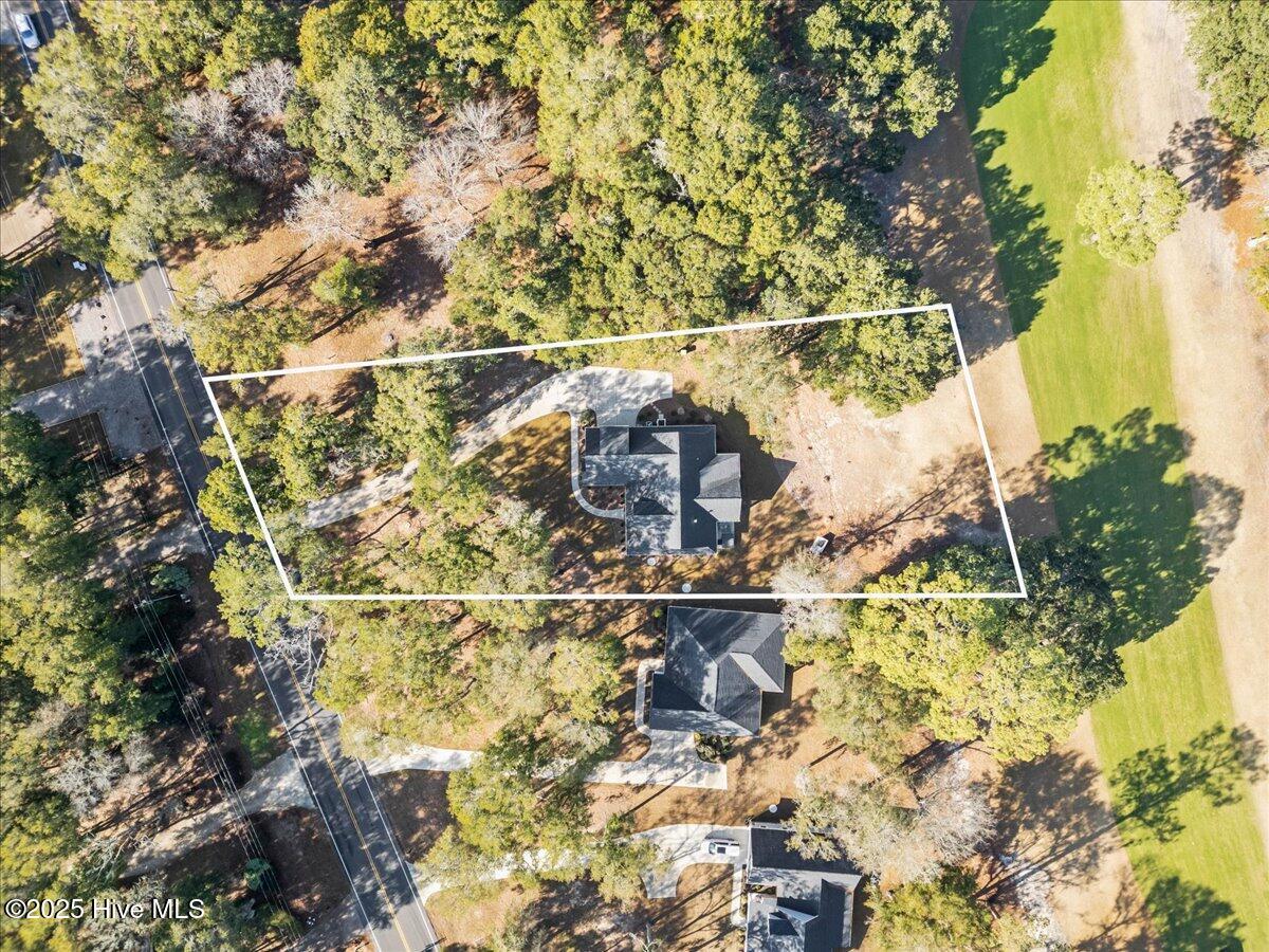 424 Shoreline Drive W