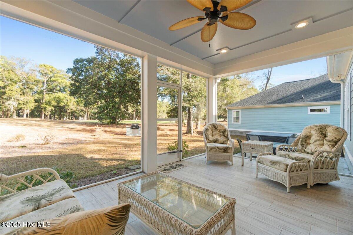 424 Shoreline Drive W