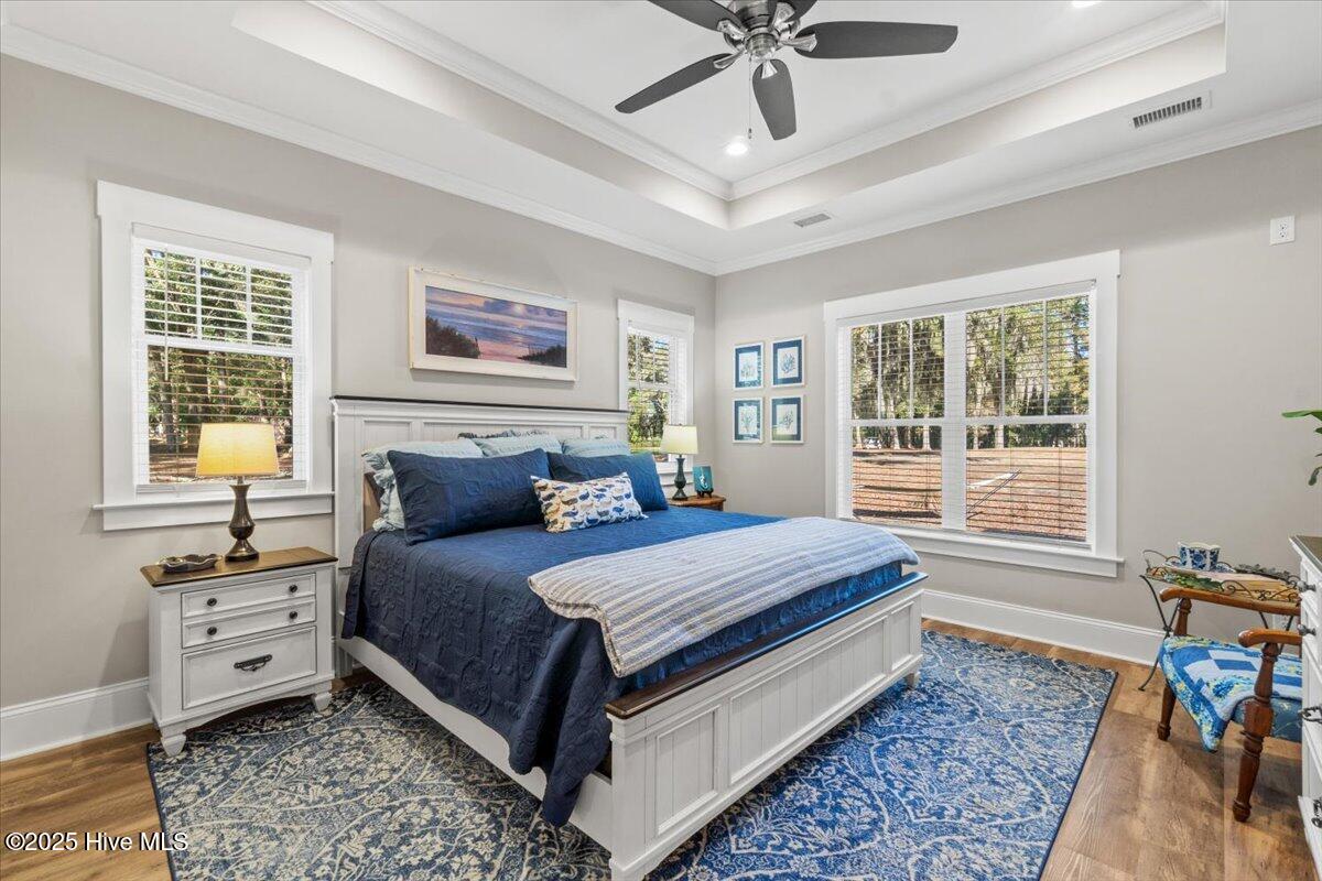 424 Shoreline Drive W