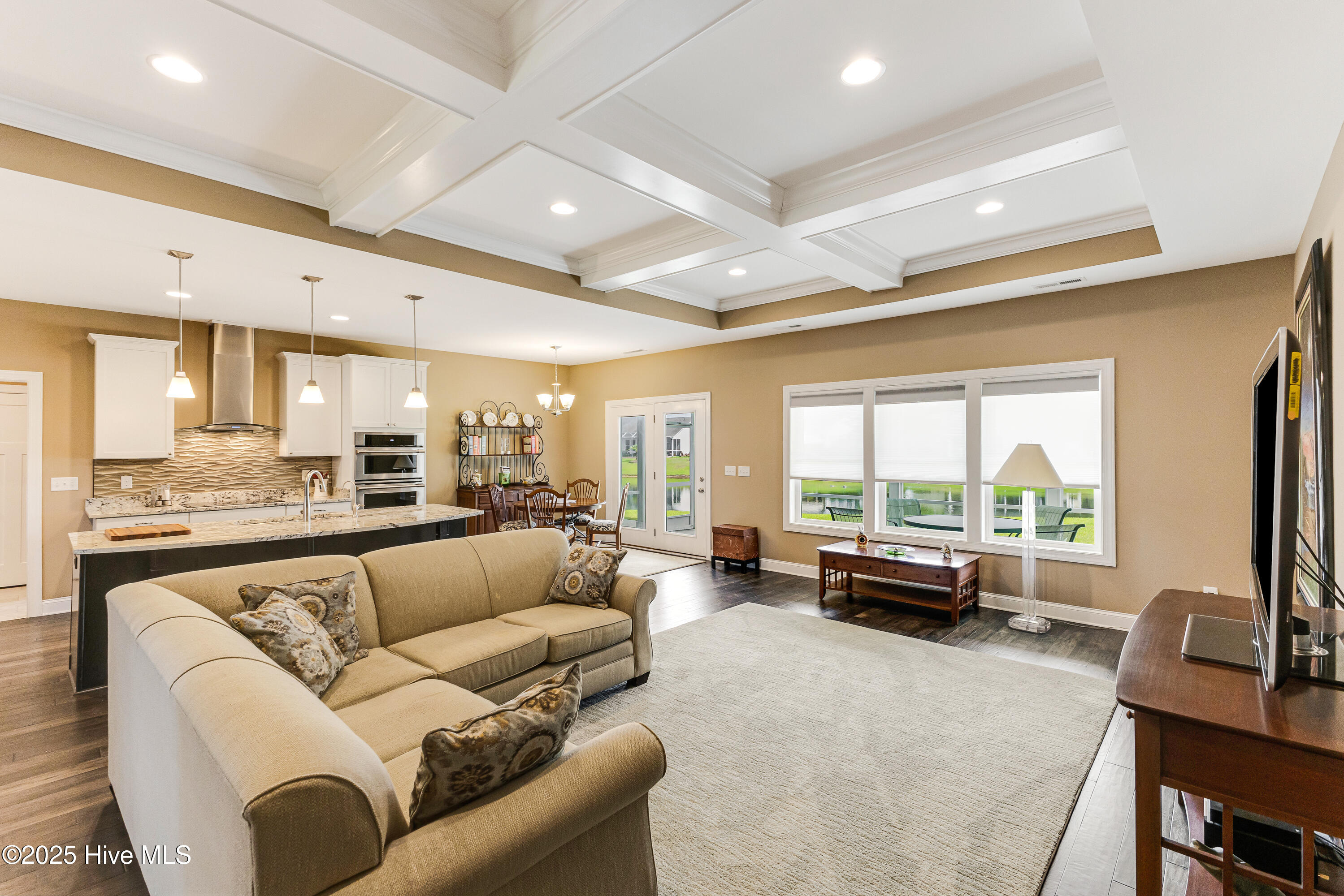 691 Marbella Court NW