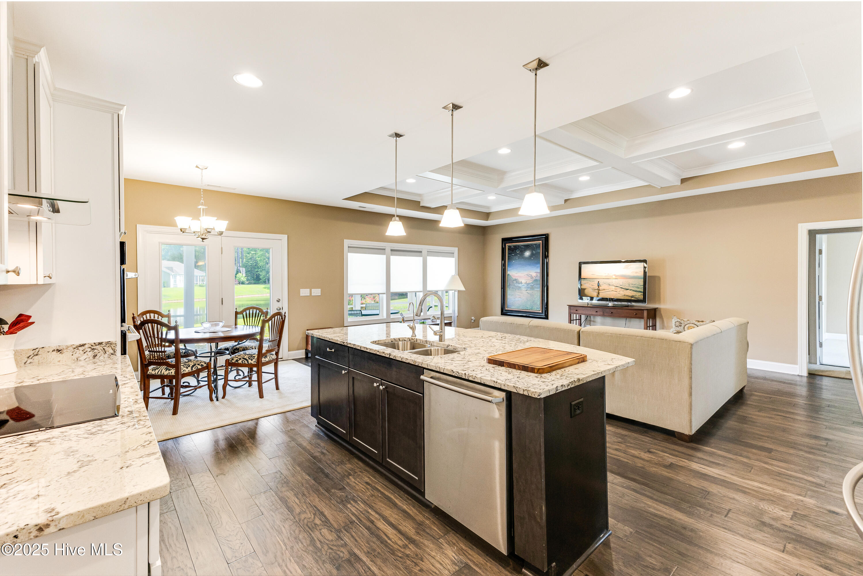 691 Marbella Court NW
