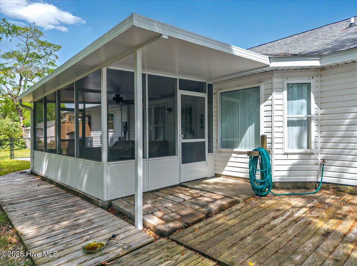 702 Shoreline Drive E