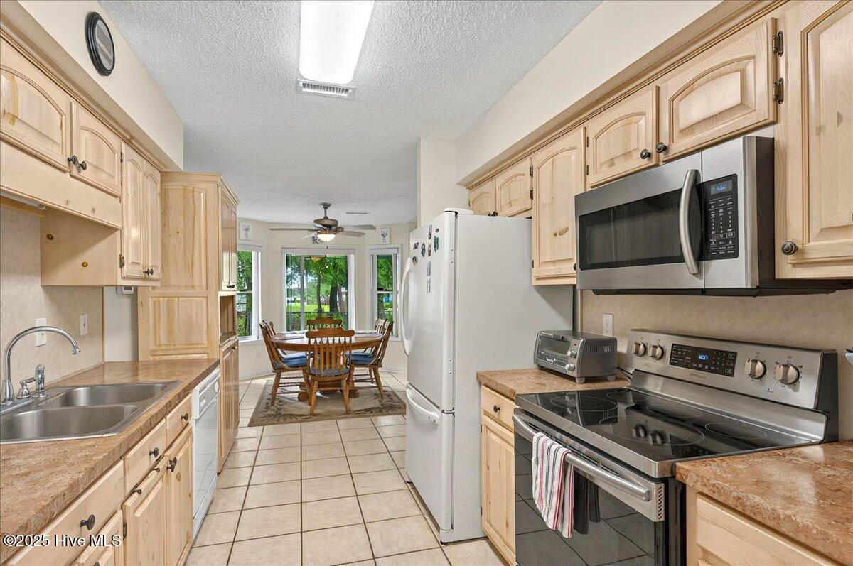702 Shoreline Drive E