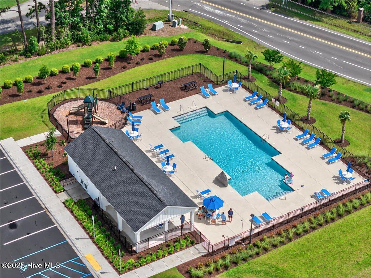 1673 White Starfish Court