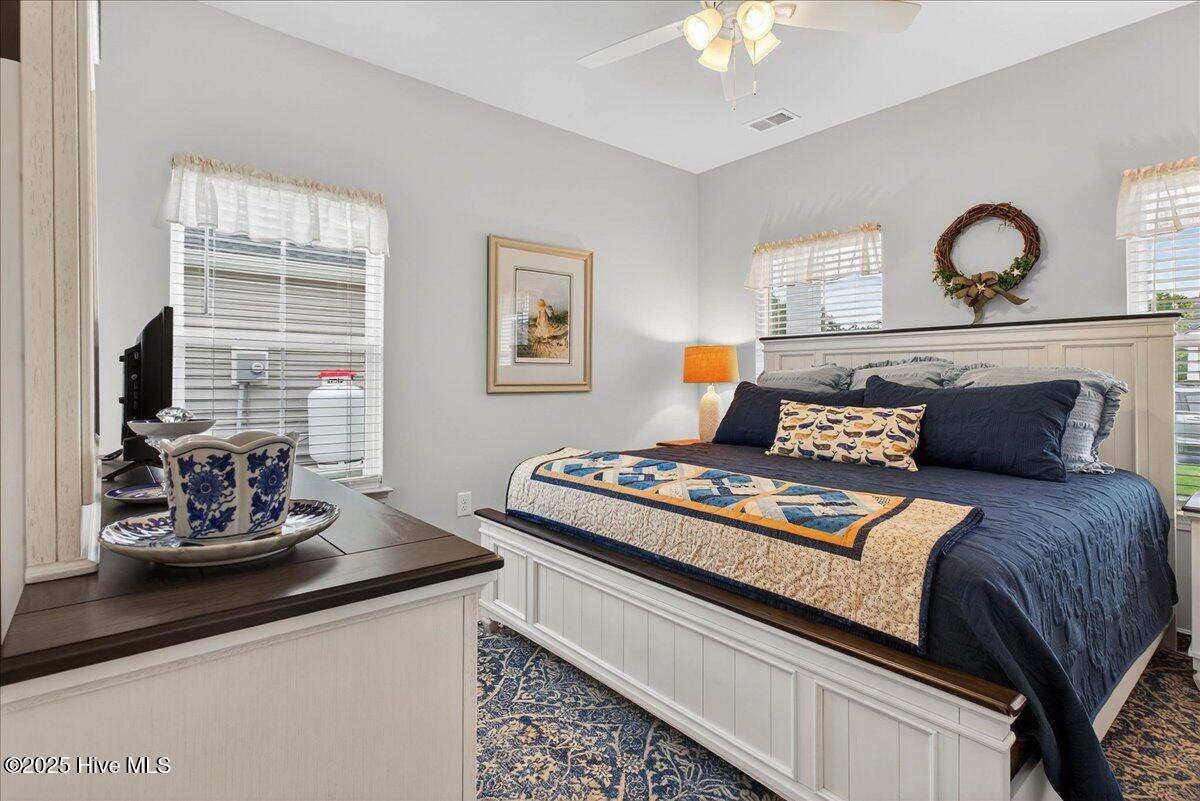 1673 White Starfish Court