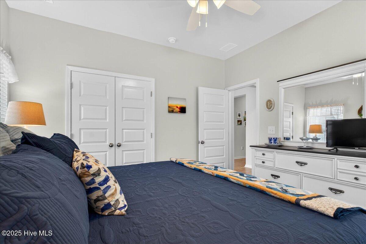 1673 White Starfish Court
