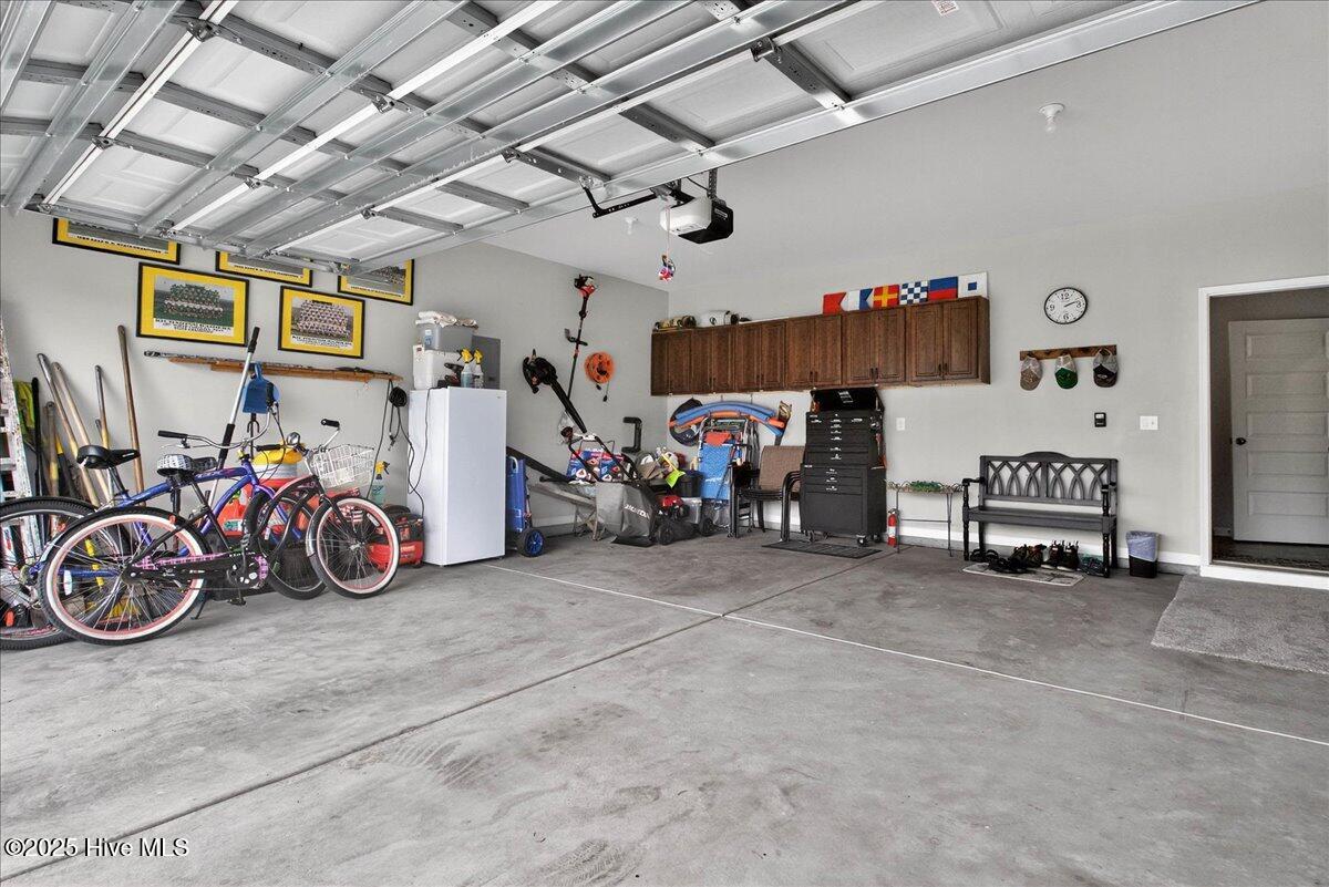 1673 White Starfish Court