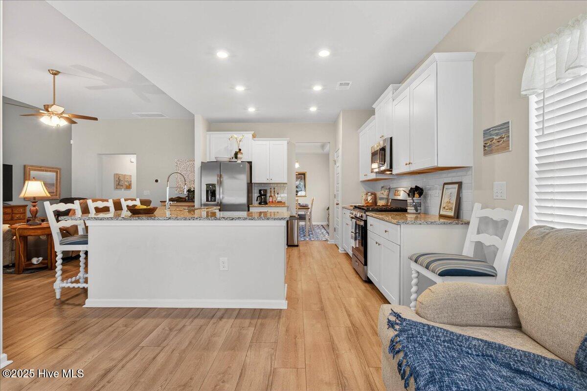1673 White Starfish Court