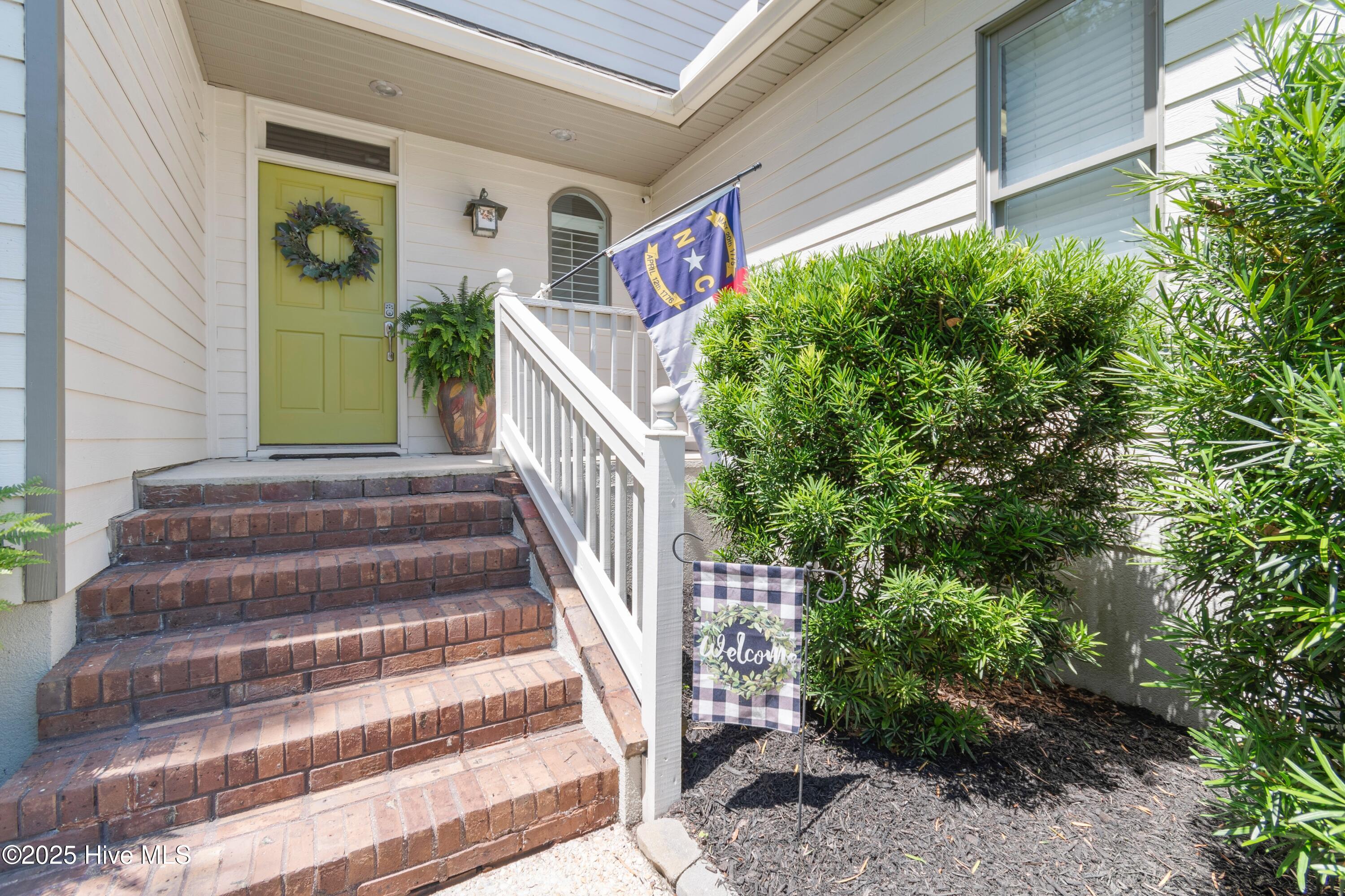 188 Edgewater Circle