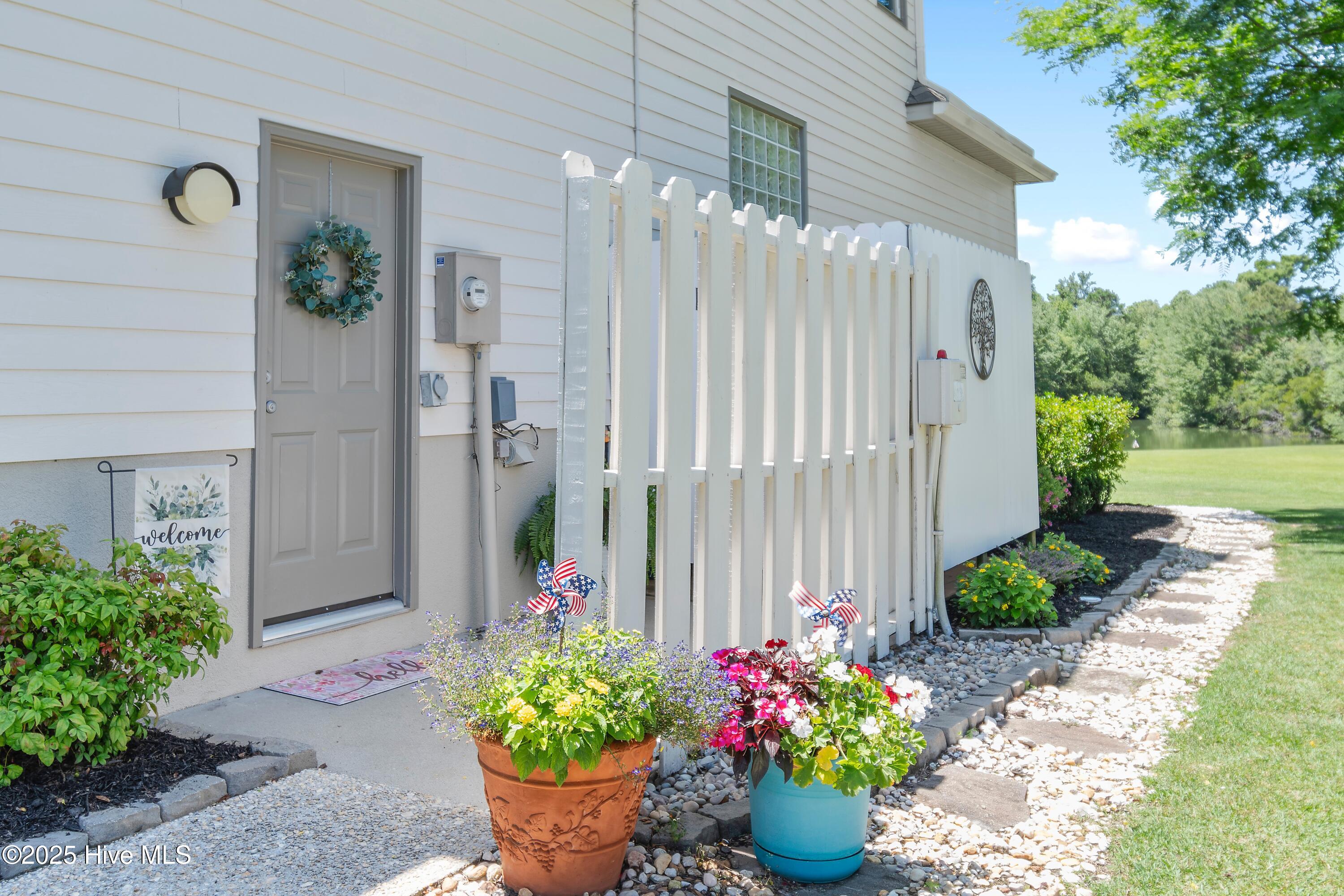 188 Edgewater Circle