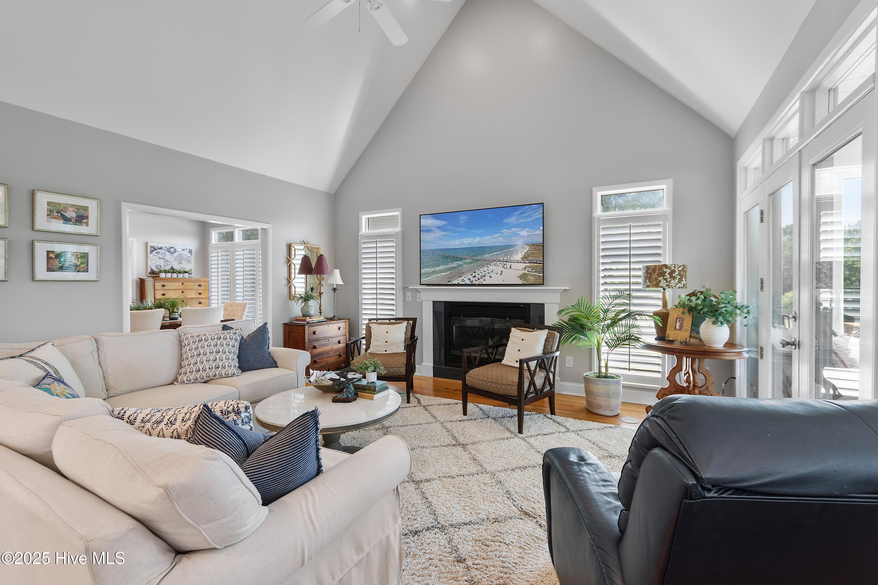 188 Edgewater Circle
