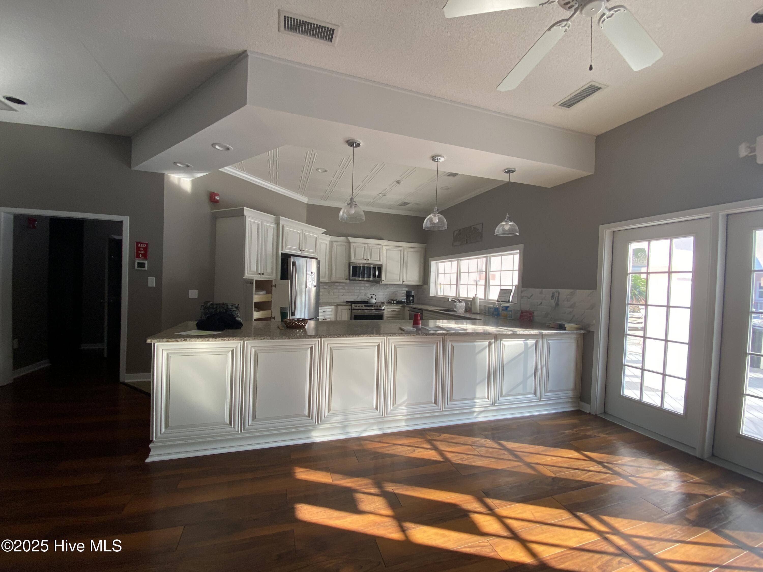 188 Edgewater Circle