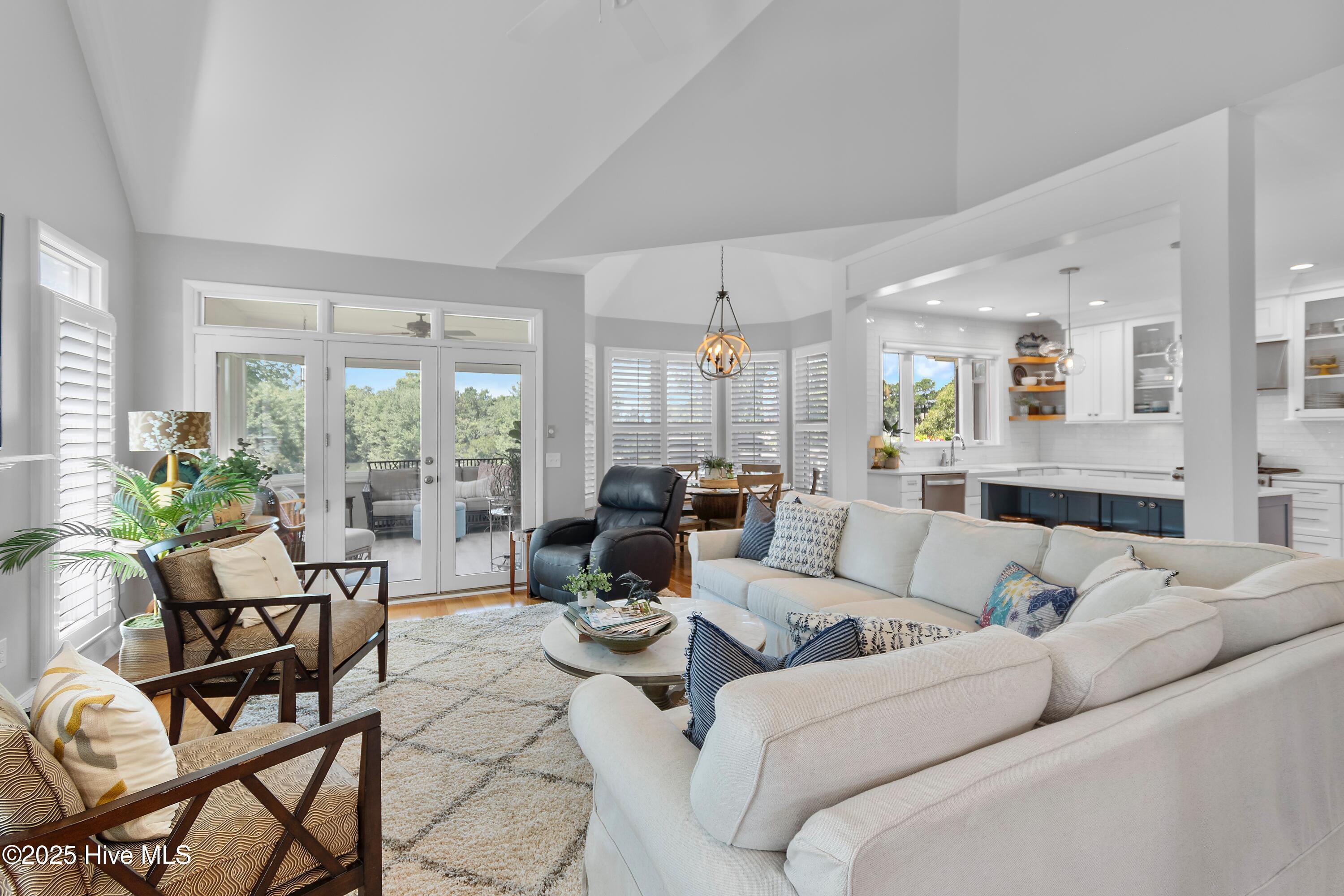 188 Edgewater Circle