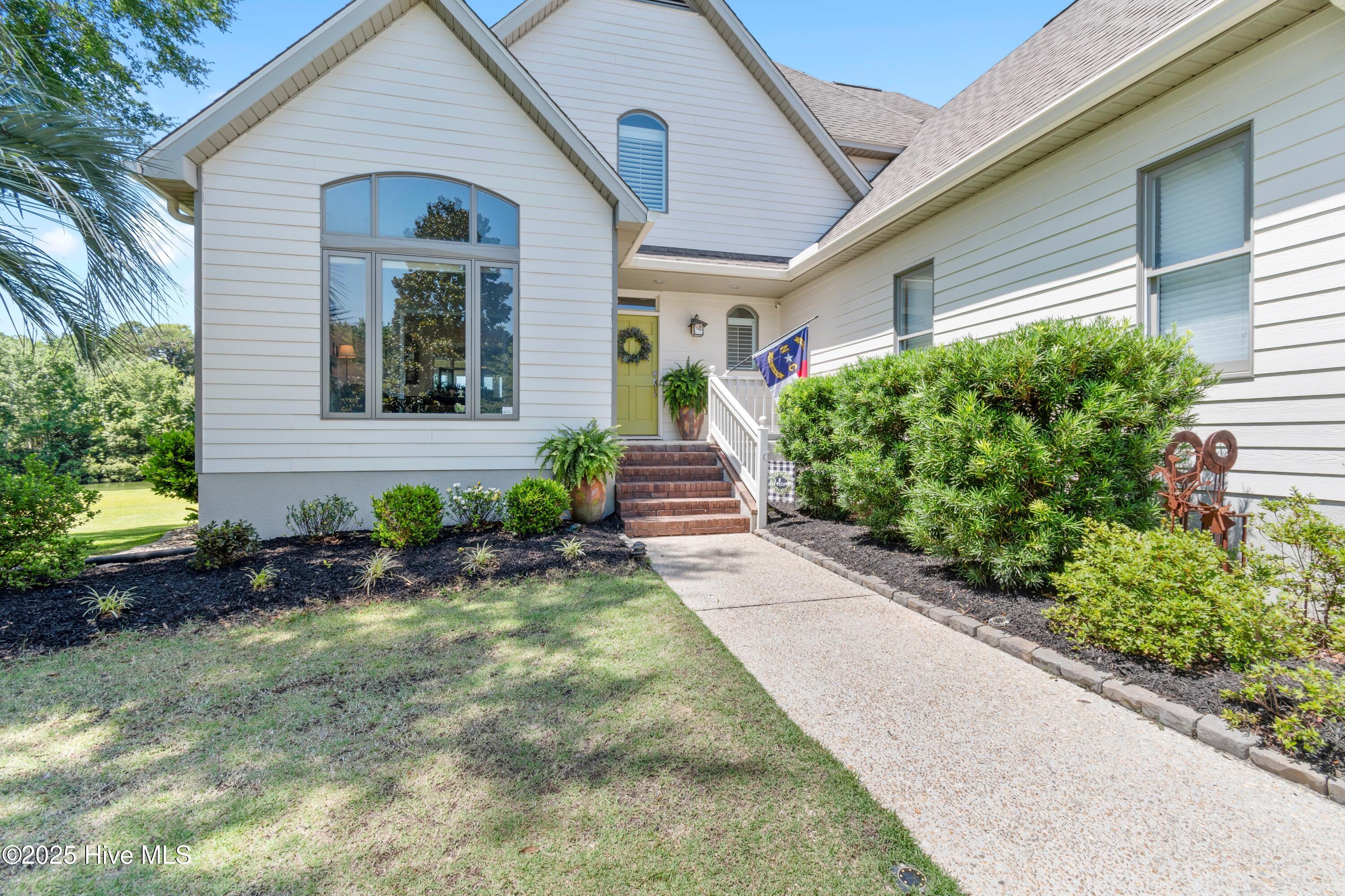 188 Edgewater Circle