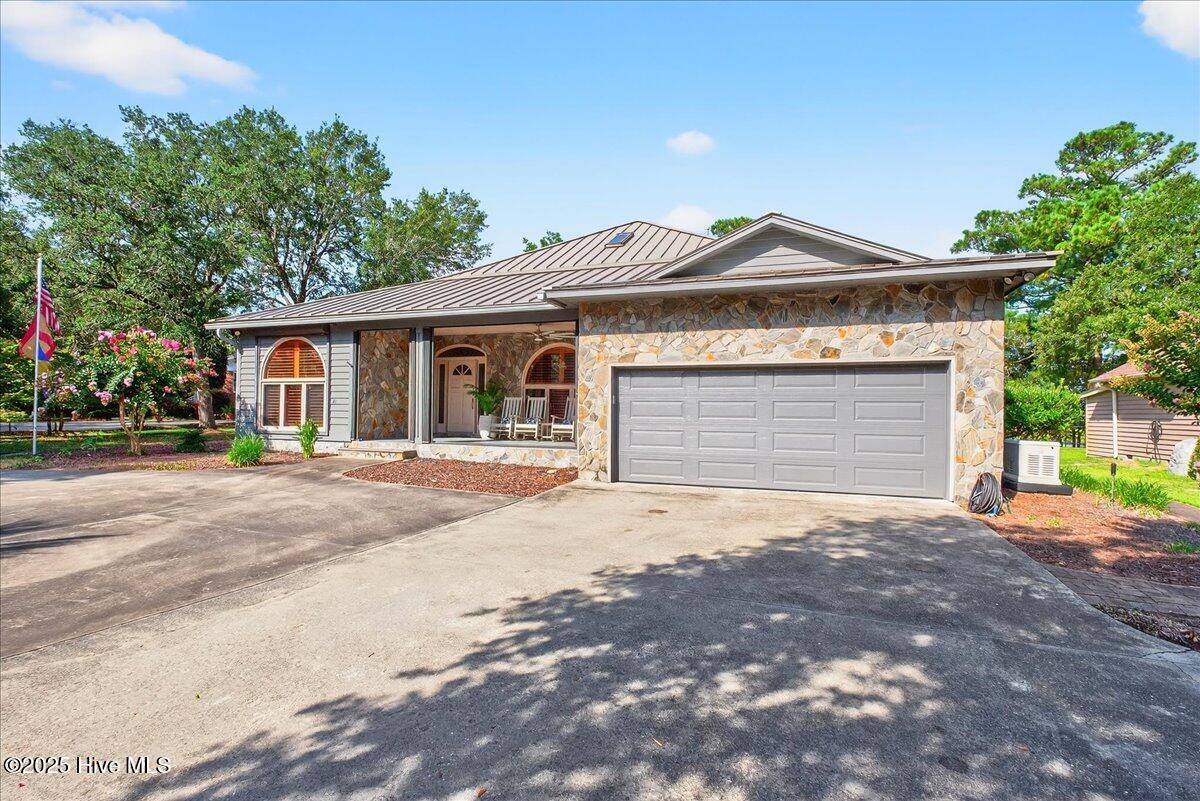 1021 Captain Adkins Drive SE