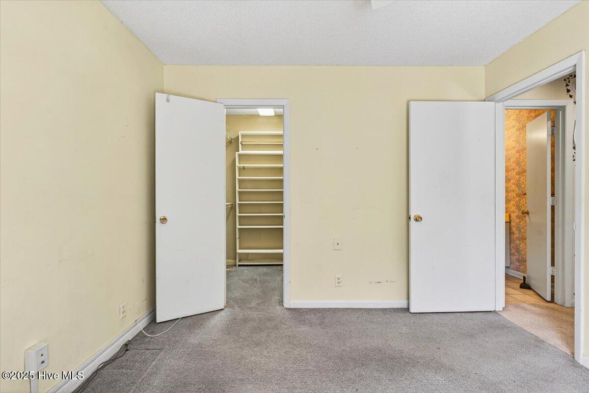1761 Oakbrook Drive SW