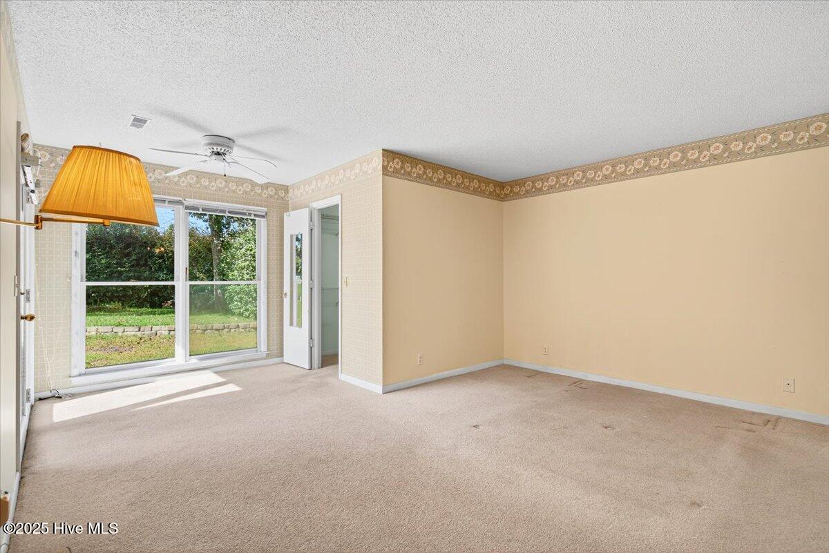 1761 Oakbrook Drive SW