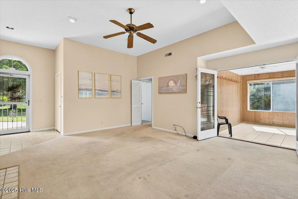 1761 Oakbrook Drive SW