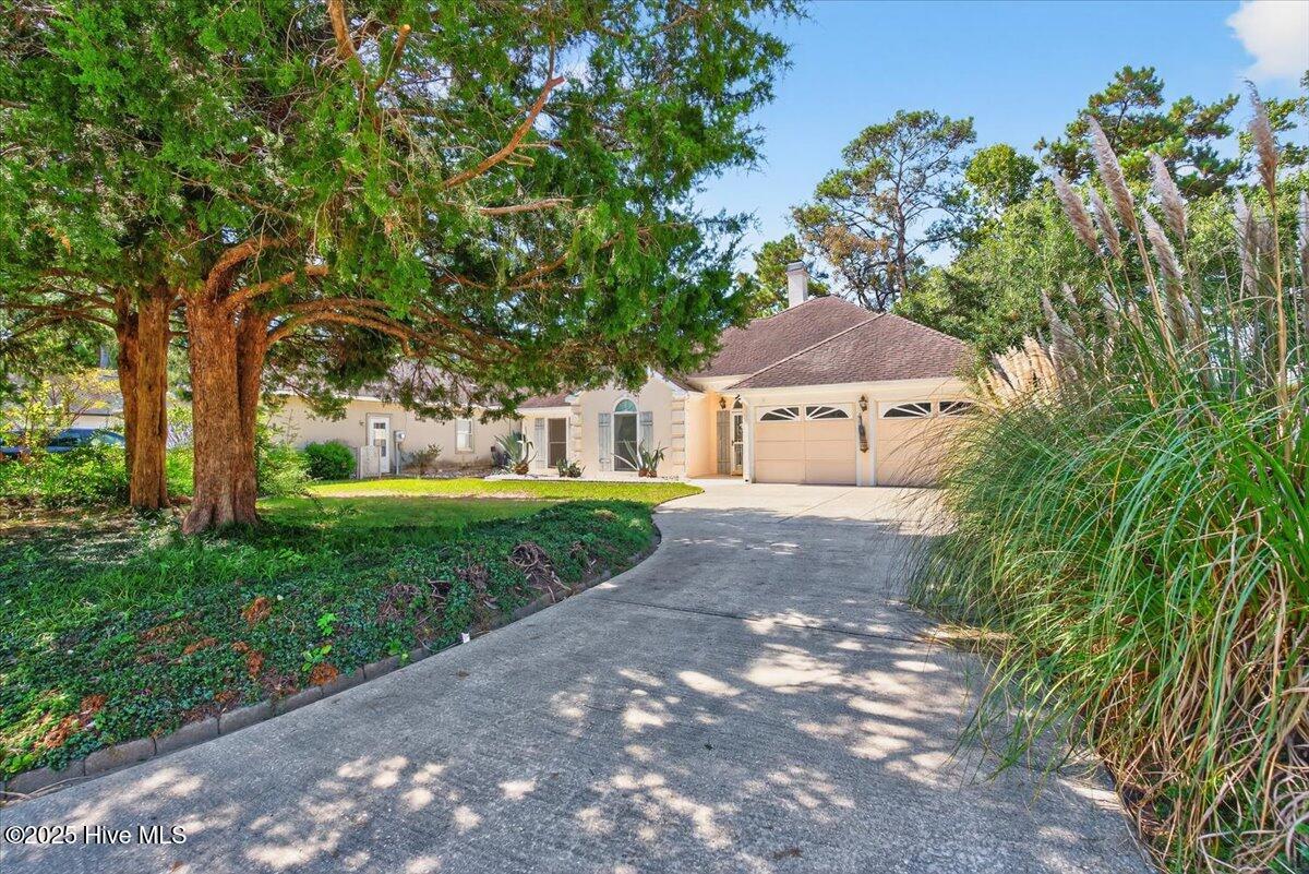 1761 Oakbrook Drive SW