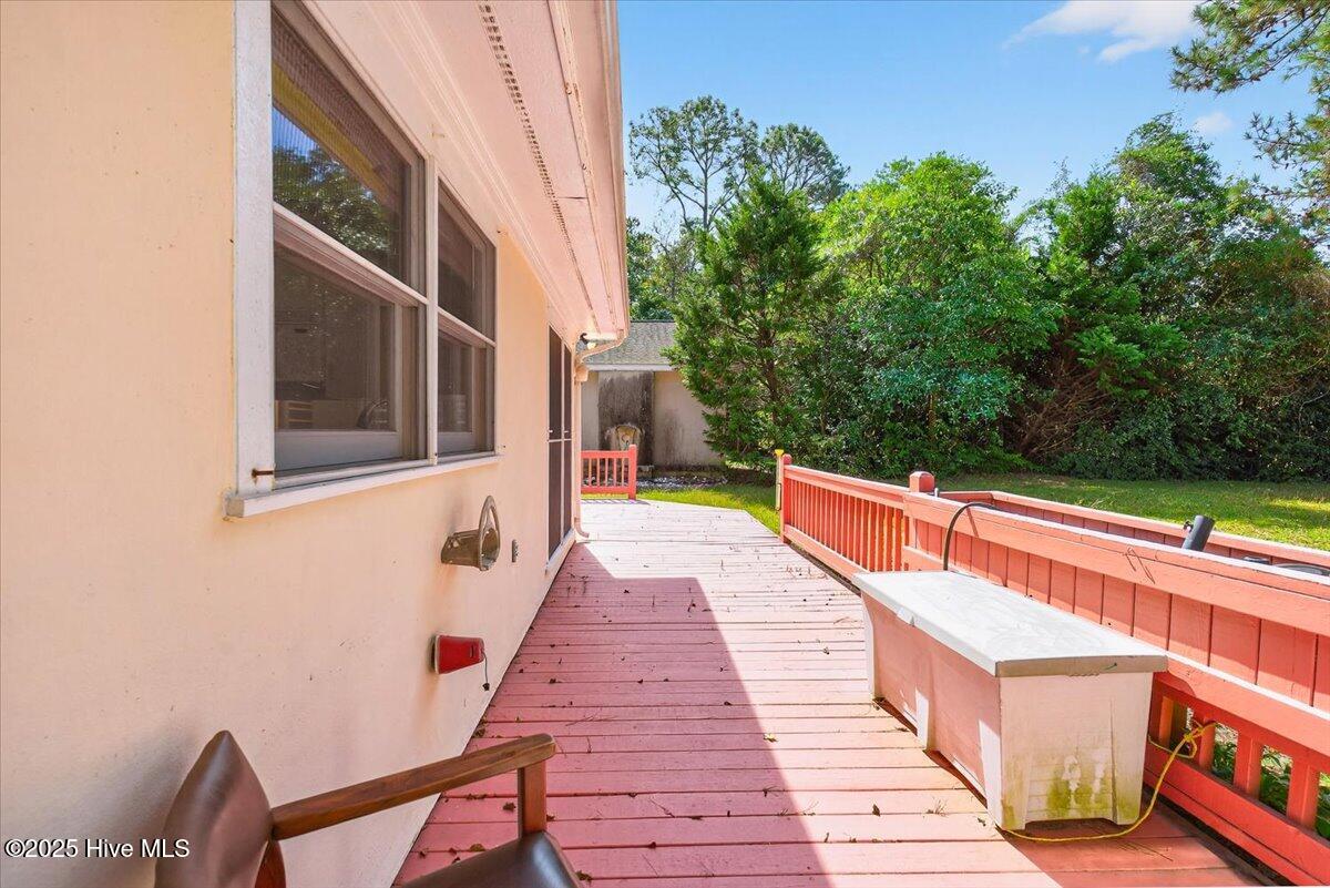 1761 Oakbrook Drive SW