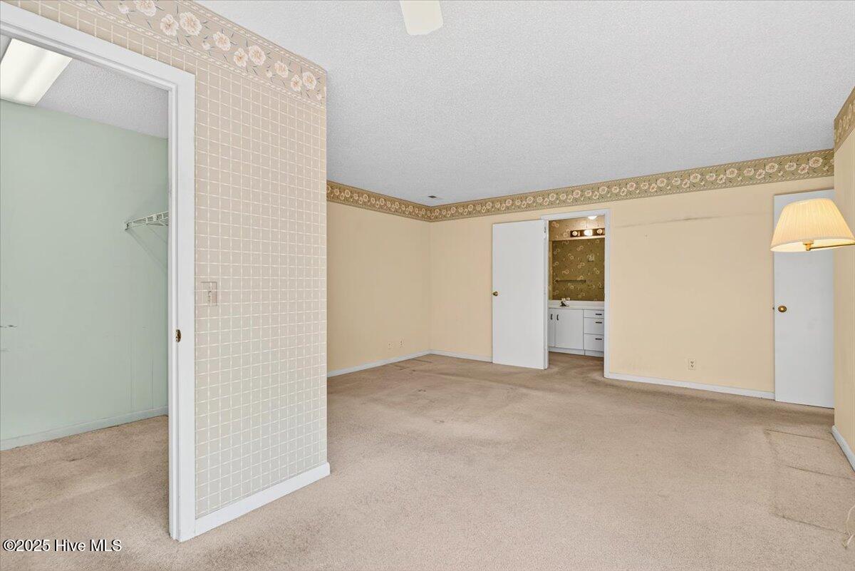 1761 Oakbrook Drive SW