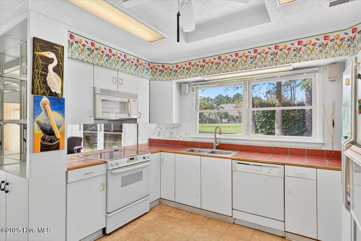 1761 Oakbrook Drive SW