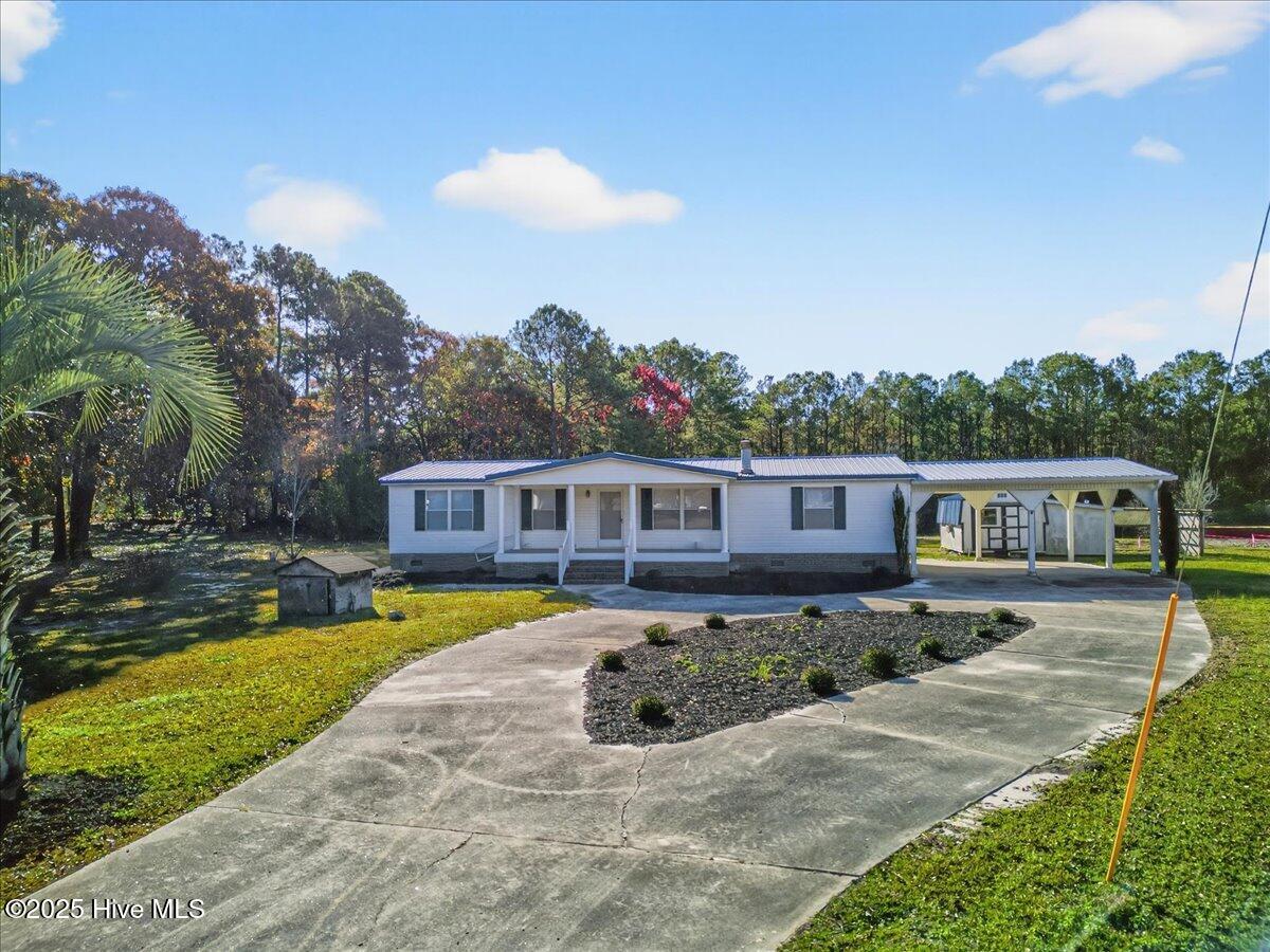 1667 White Duck Court SW