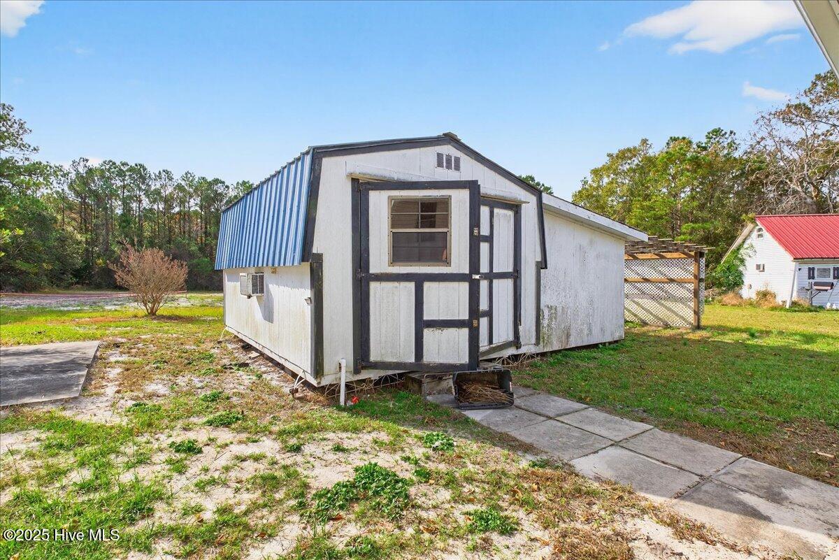 1667 White Duck Court SW