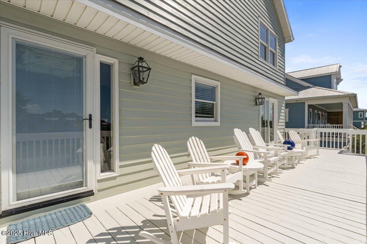 505 N Shore Drive E