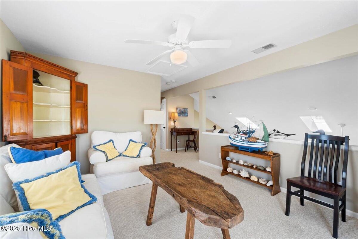 505 N Shore Drive E