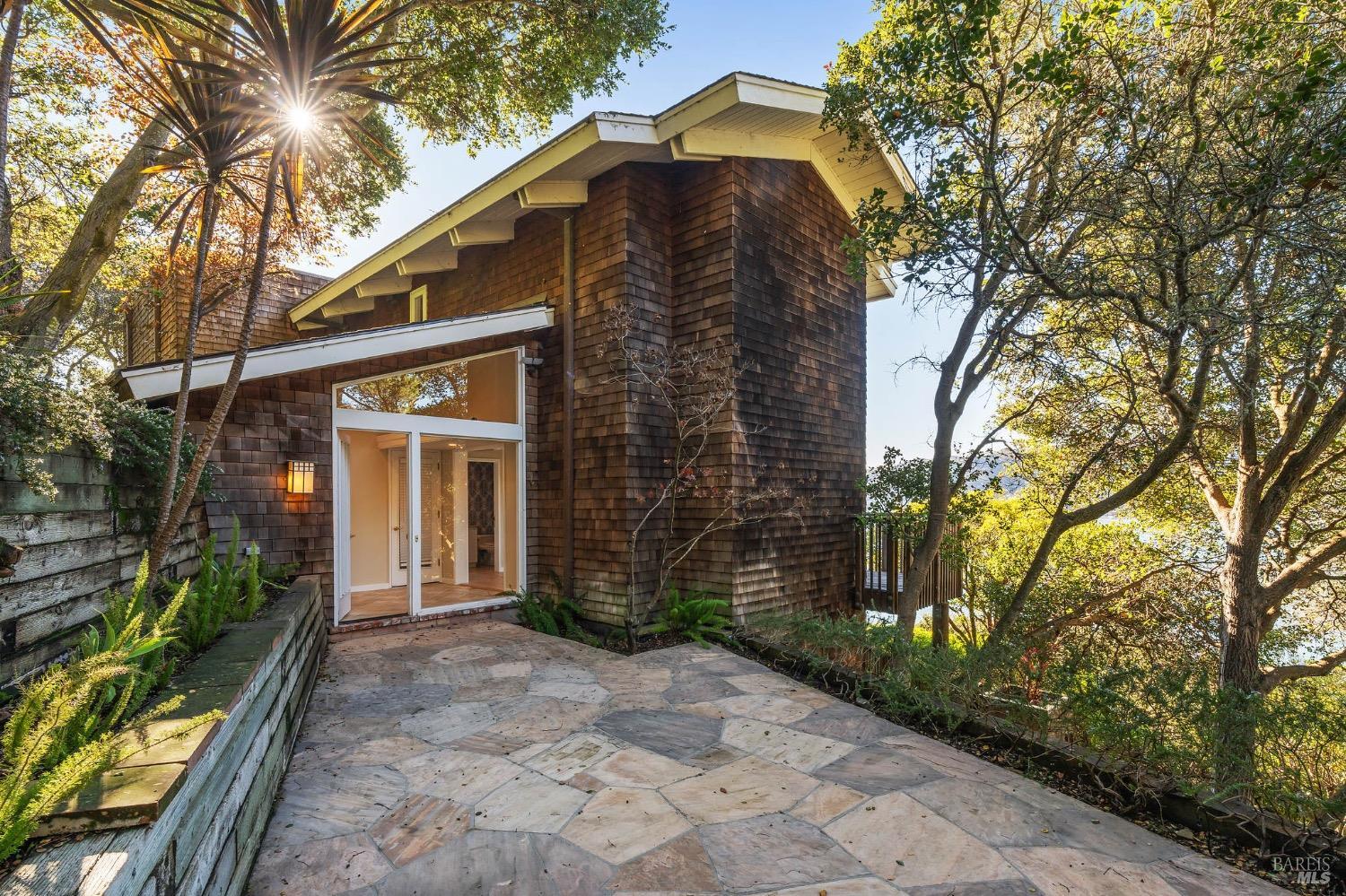 280 Belvedere Avenue