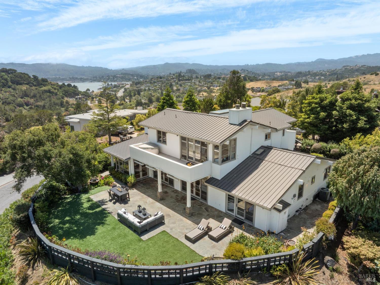 24 Hillcrest Rd