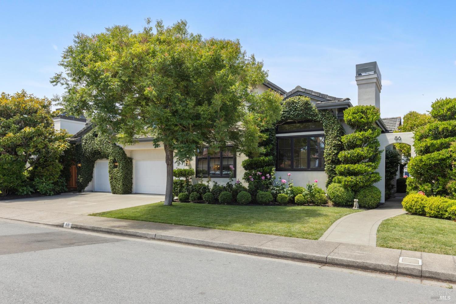 86 Saint Thomas Way