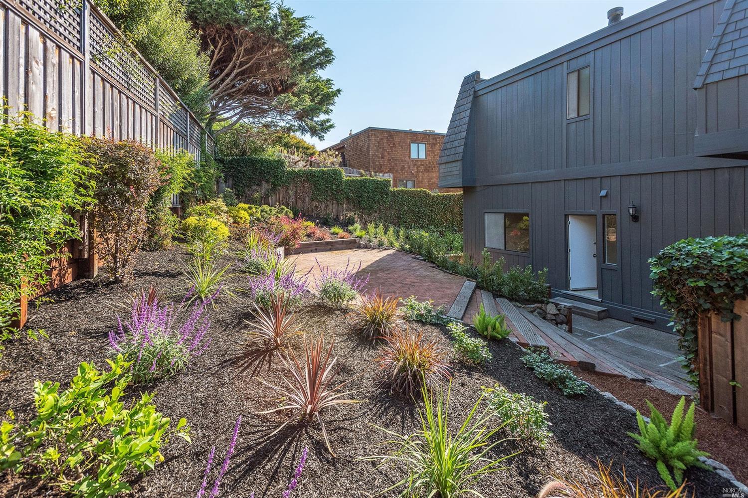 15 Linda Vista Avenue