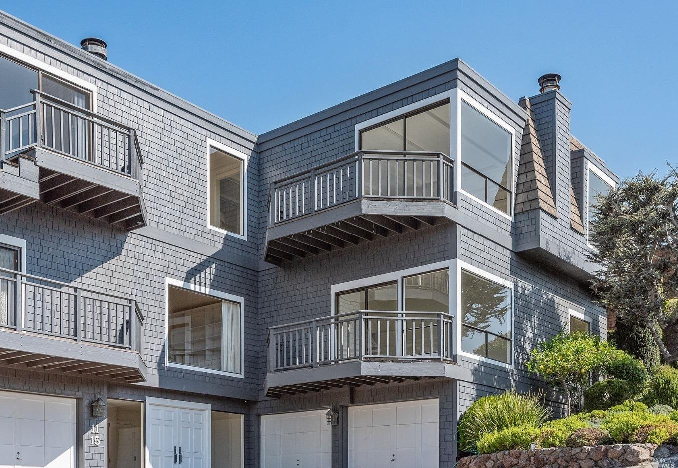 15 Linda Vista Avenue