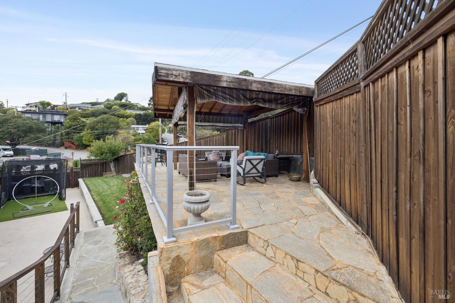 10 N Knoll Road