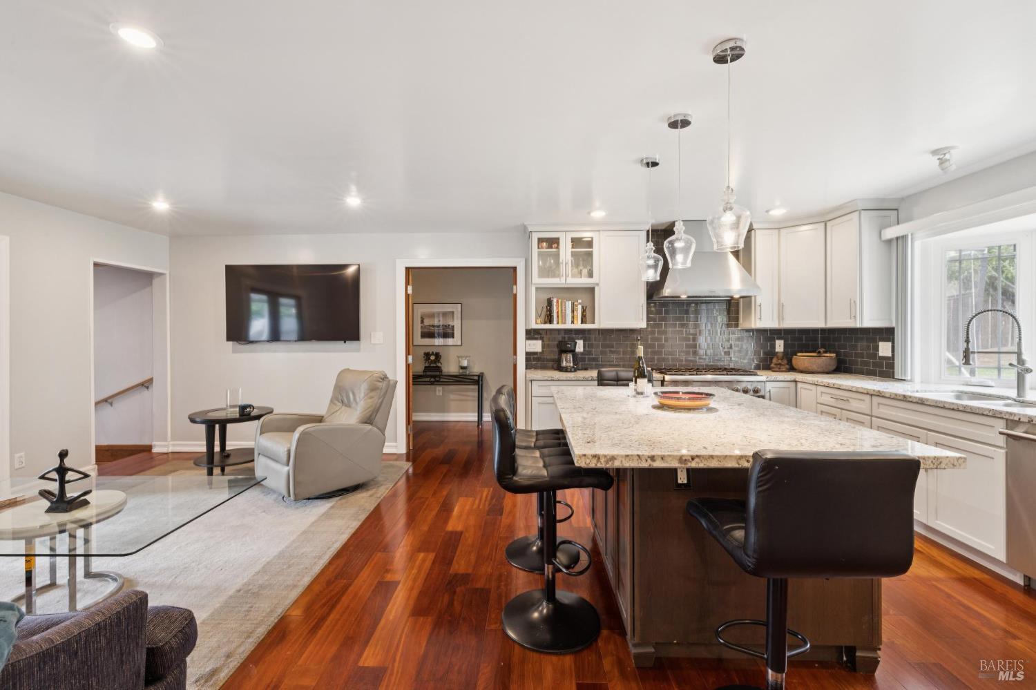10 N Knoll Road