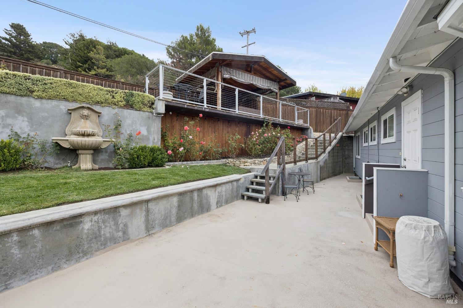 10 N Knoll Road