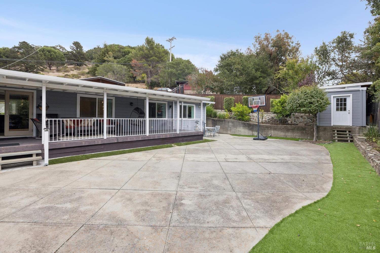 10 N Knoll Road