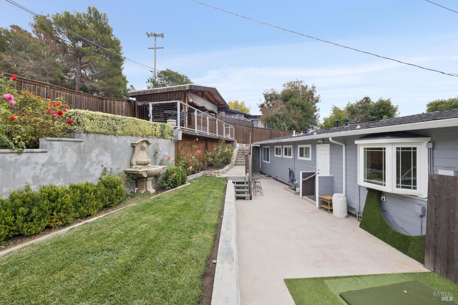 10 N Knoll Road