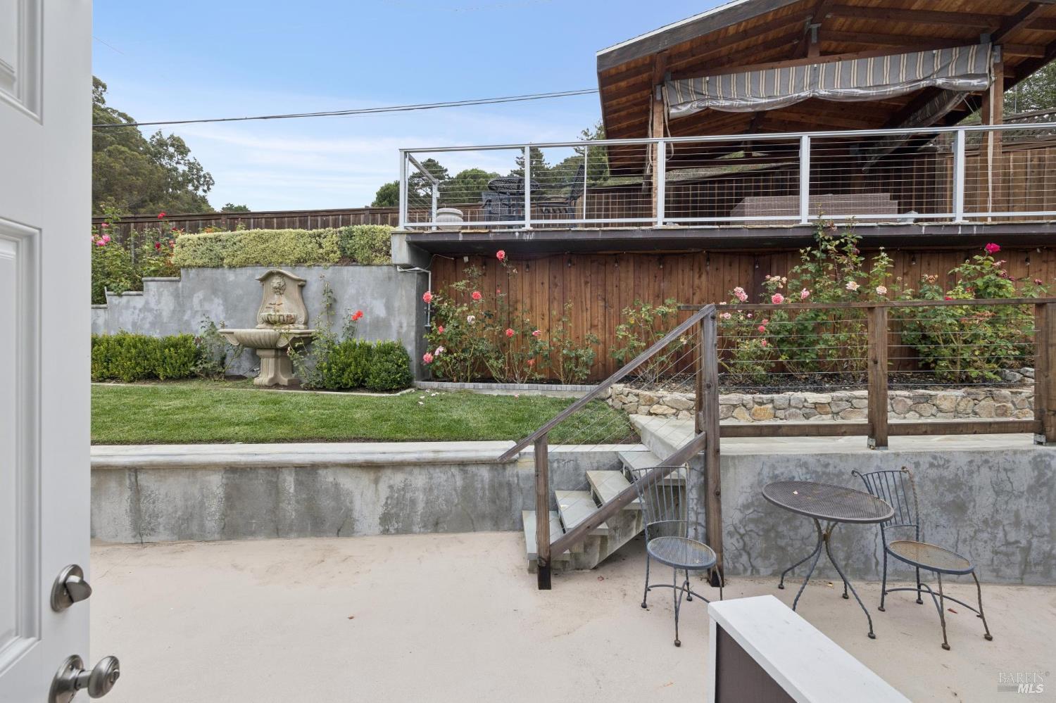 10 N Knoll Road