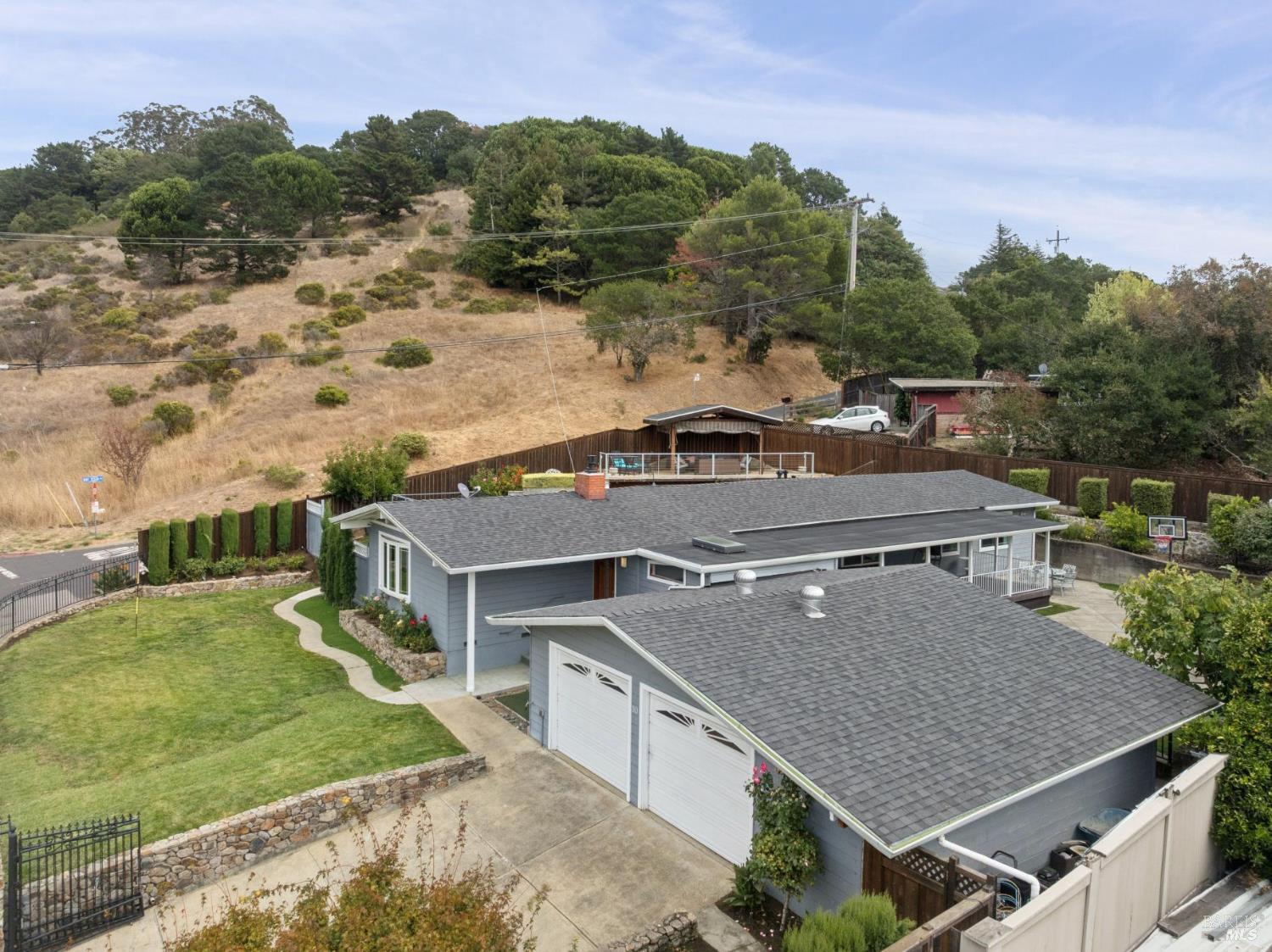 10 N Knoll Road