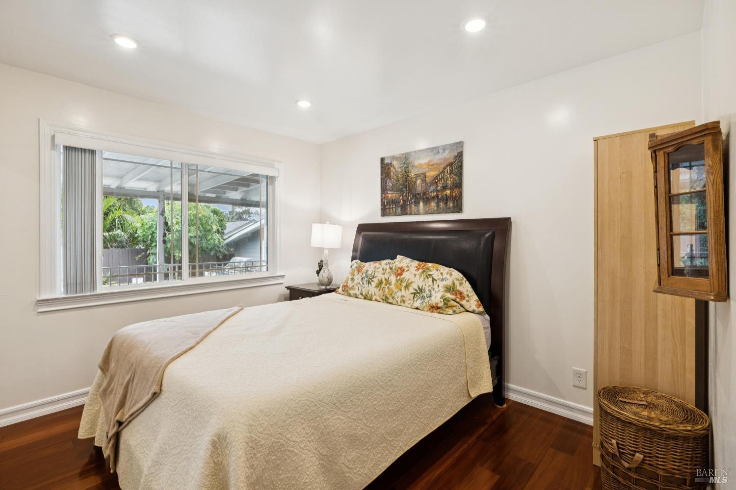 10 N Knoll Road